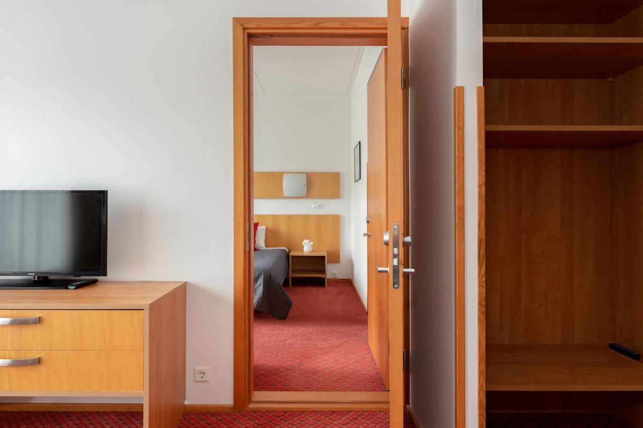 Raadimoisa Hotell Тарту Экстерьер фото