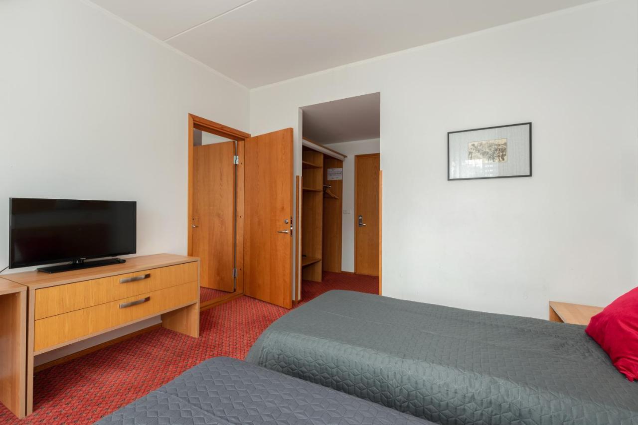 Raadimoisa Hotell Тарту Экстерьер фото
