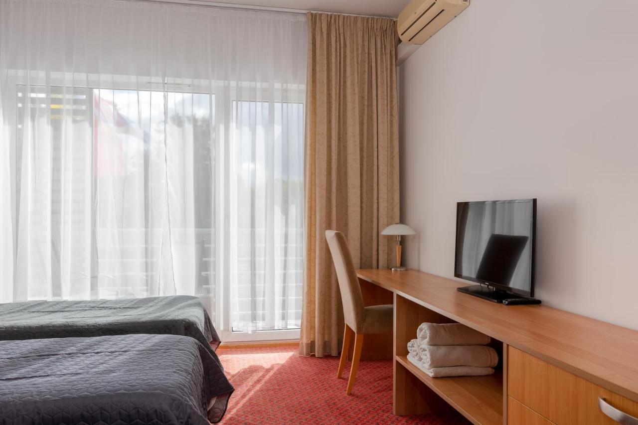 Raadimoisa Hotell Тарту Экстерьер фото