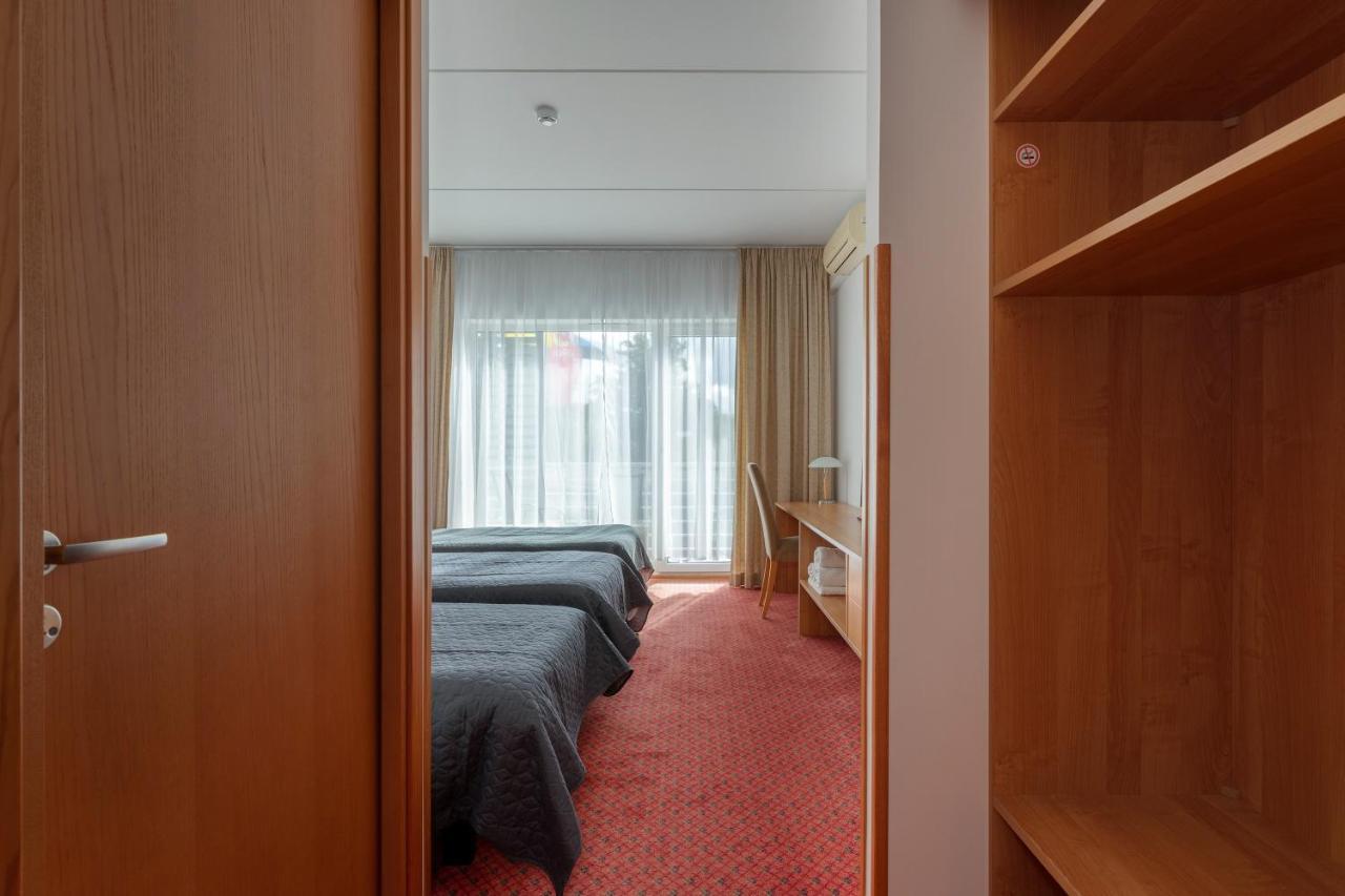 Raadimoisa Hotell Тарту Экстерьер фото