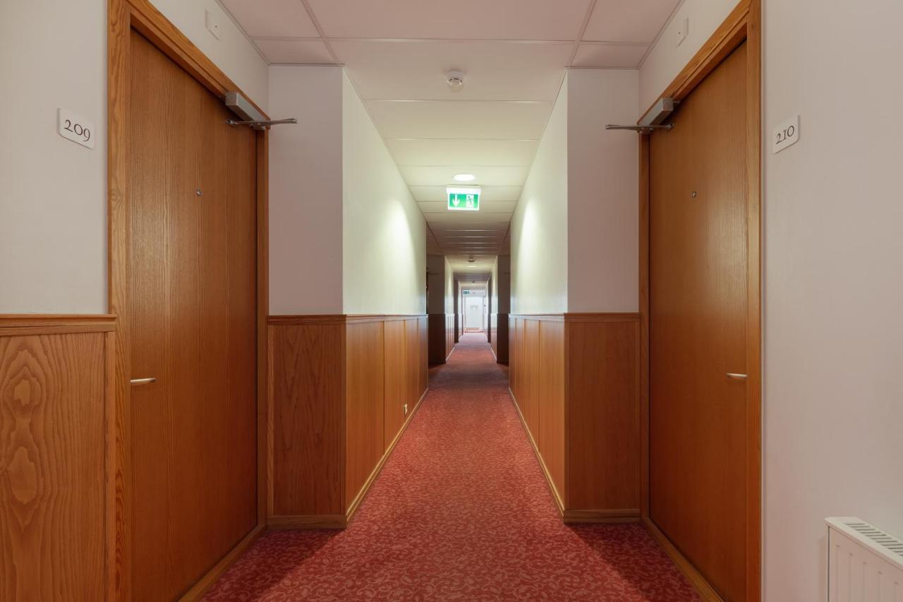 Raadimoisa Hotell Тарту Экстерьер фото