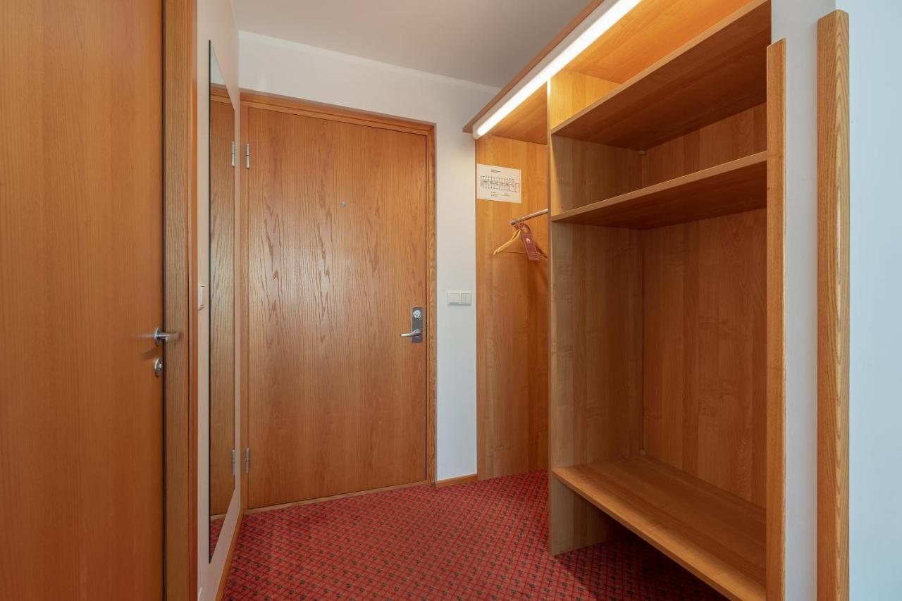 Raadimoisa Hotell Тарту Экстерьер фото
