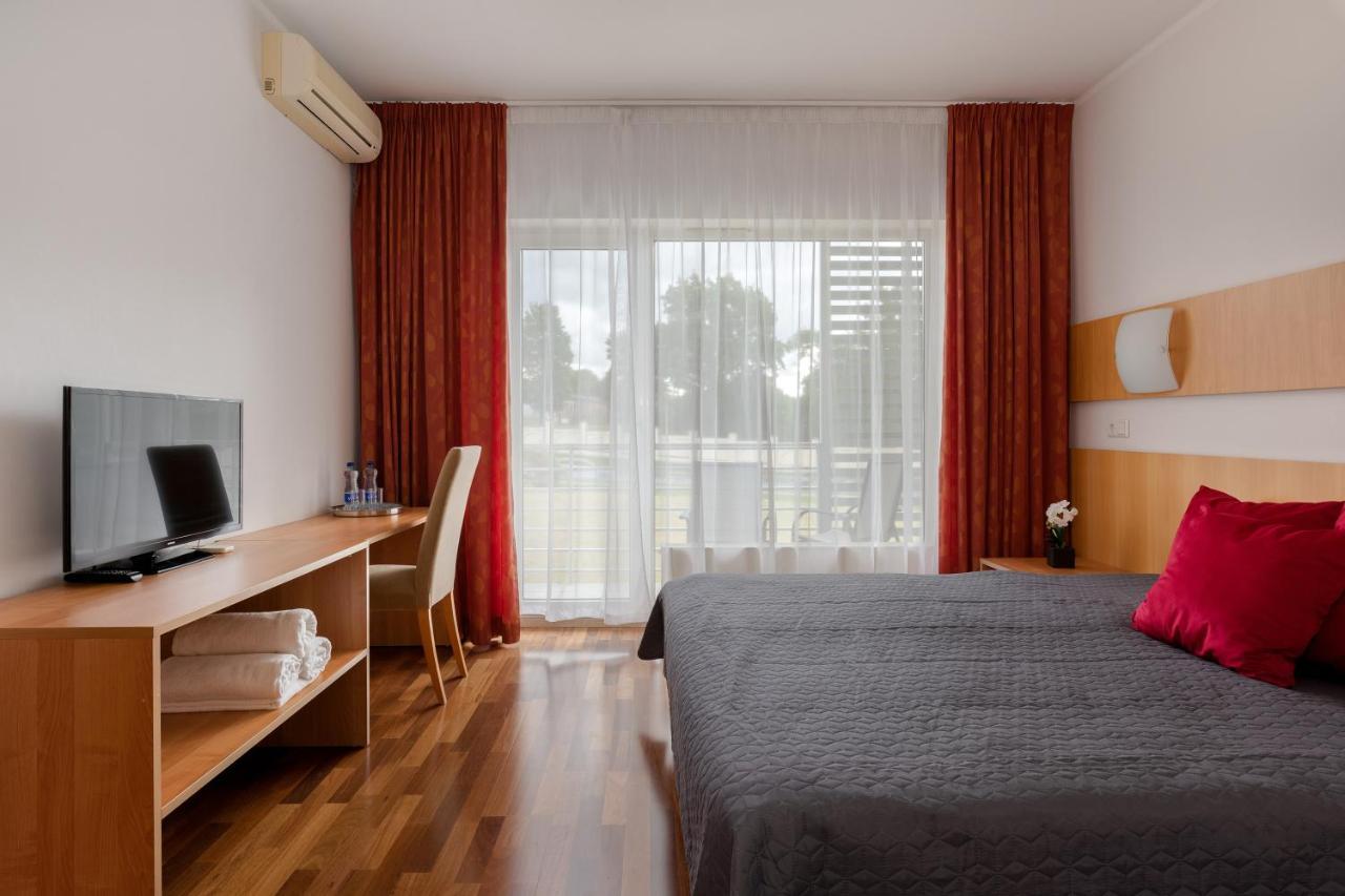 Raadimoisa Hotell Тарту Экстерьер фото