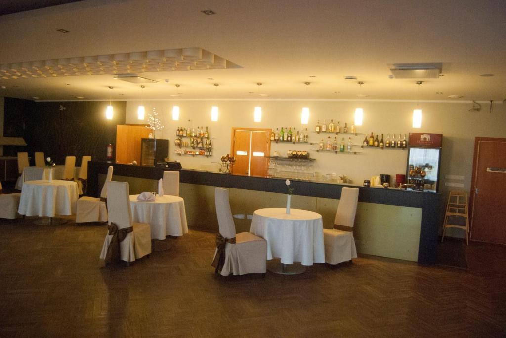 Raadimoisa Hotell Тарту Экстерьер фото
