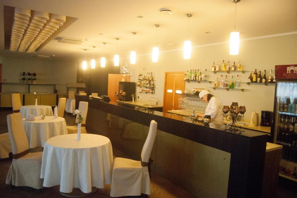 Raadimoisa Hotell Тарту Экстерьер фото