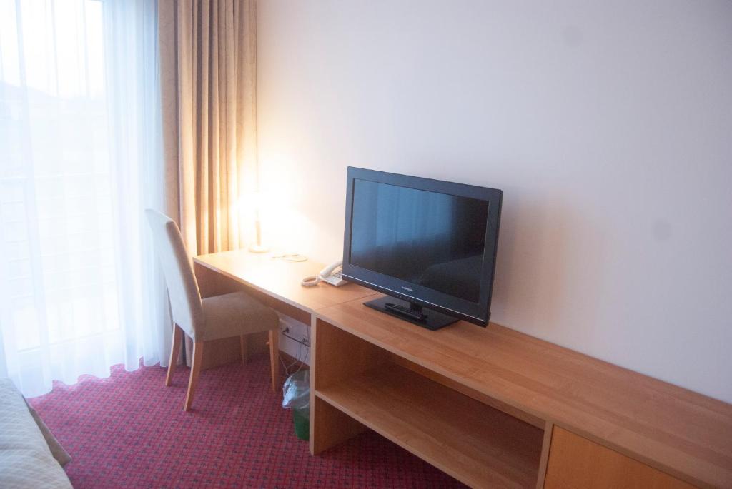 Raadimoisa Hotell Тарту Экстерьер фото