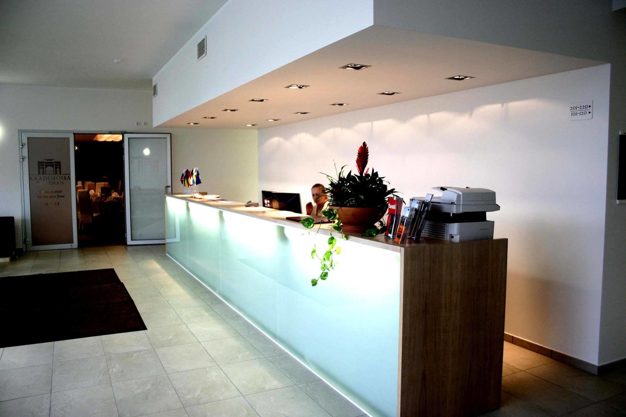 Raadimoisa Hotell Тарту Экстерьер фото
