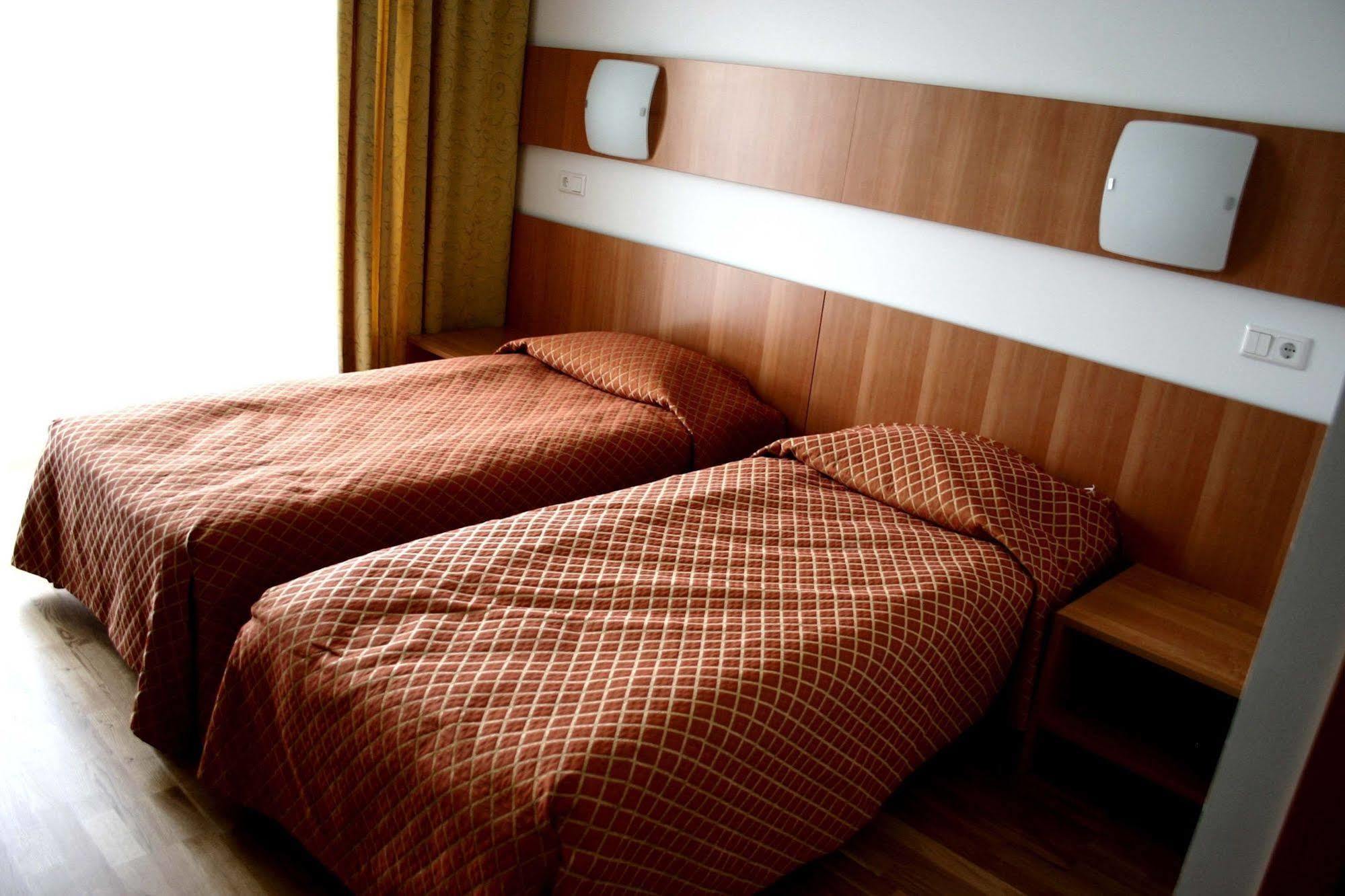 Raadimoisa Hotell Тарту Экстерьер фото