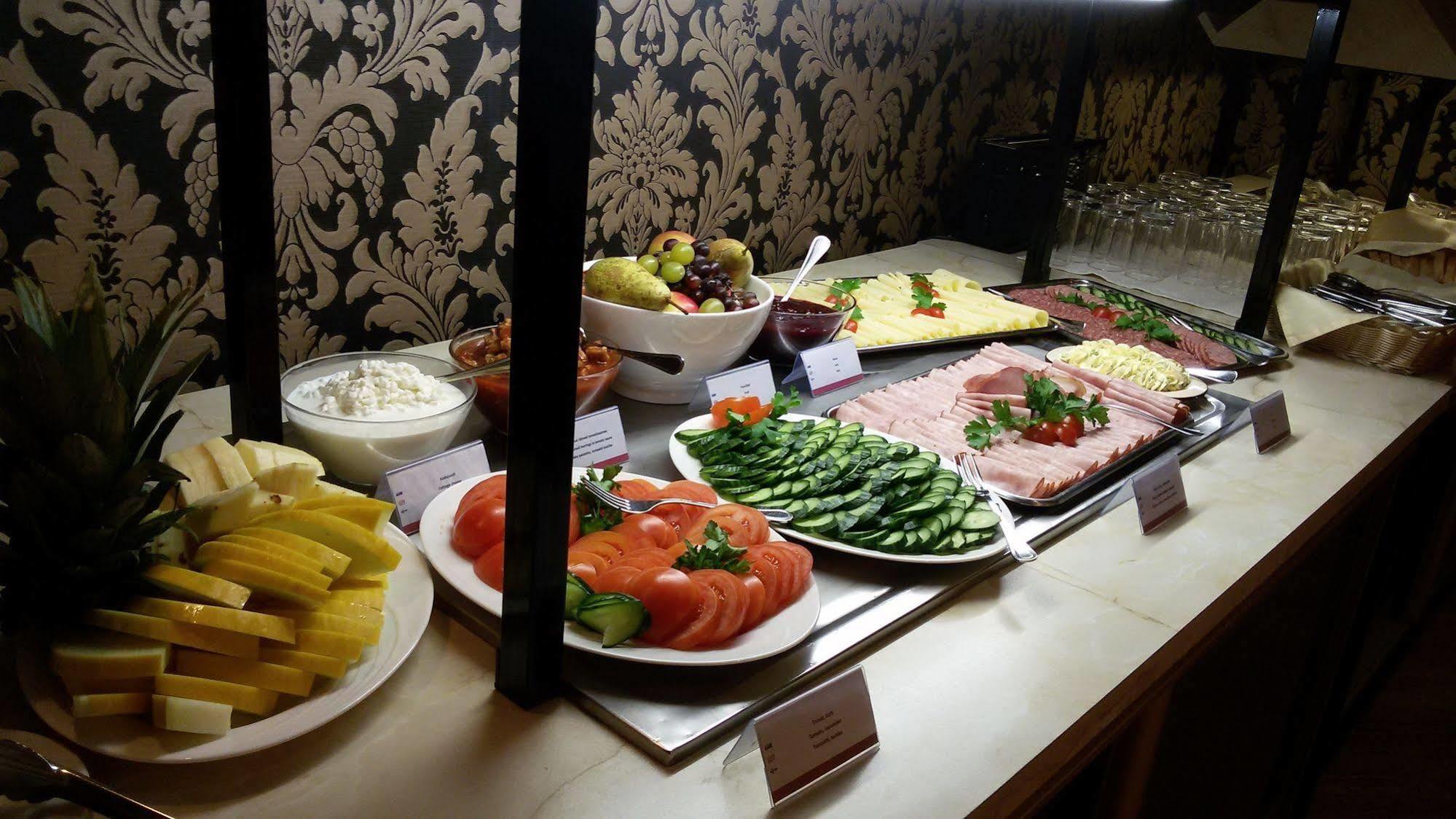 Raadimoisa Hotell Тарту Экстерьер фото